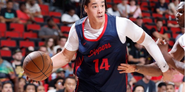 电竞世界杯-进攻端完全不能提供支持！快船内线新秀的成熟度看起来非常有限？