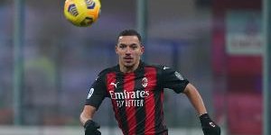 隆戈：本纳塞尔缺席米兰的体测，马赛尚未就租借他与米兰达成协议