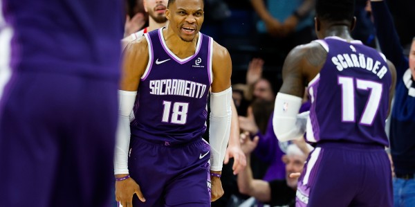 电竞世界杯-士气正盛！国王近20年来第二次连续4场净胜分＞10 队史纪录是5场