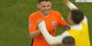 似传似射！约尼查禁区外内切兜射弹地破门，赵石扑救不及