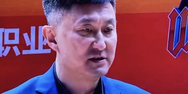 ewc-杜锋：四川队在困难时期依然为了热爱而打球，向他们表示致敬