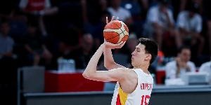 护筐很强！郇斯楠9中3得8分4板 4次封盖最高&amp;amp;两战送出12记火锅